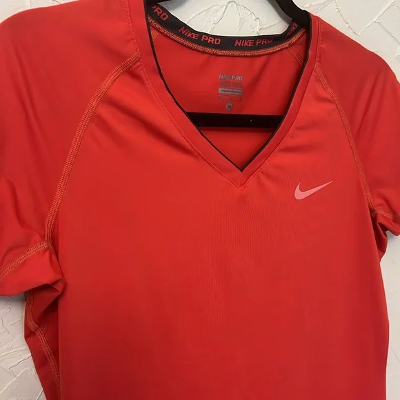 Nike Pro Women’s Medium, V-Neck Dri-Fit, Red and Black - Picture 4 of 11